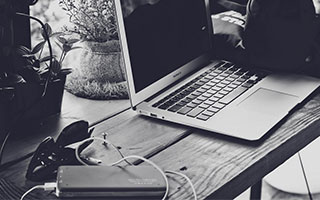 星空体育app下载-杨瀚森多次封盖对手成为内线防守核心，杨翰林简介