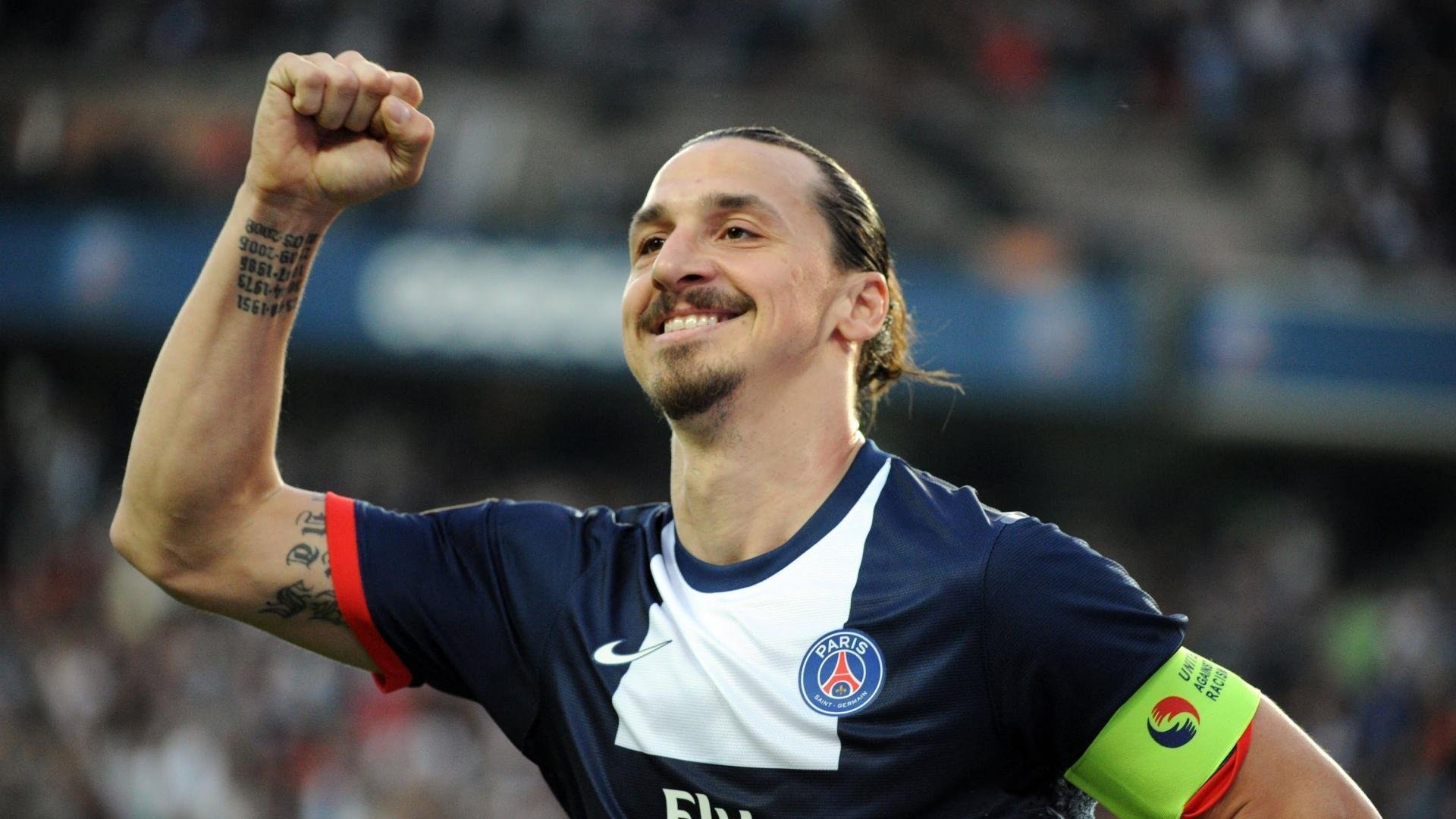 星空体育官方入口-新西兰全黑队球员间默契配合，极具战术执行力，新西兰的球队